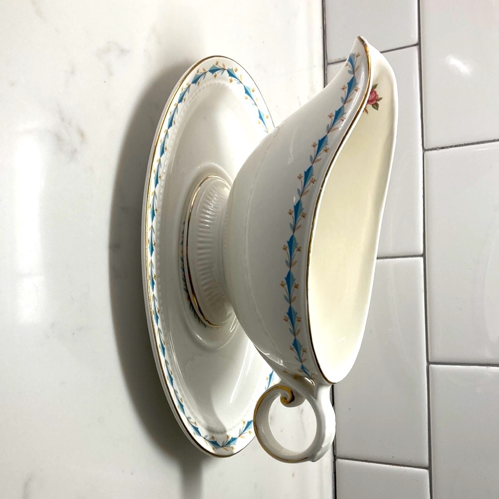 Harmony House Mount Vernon Gravy Boat and Underplate